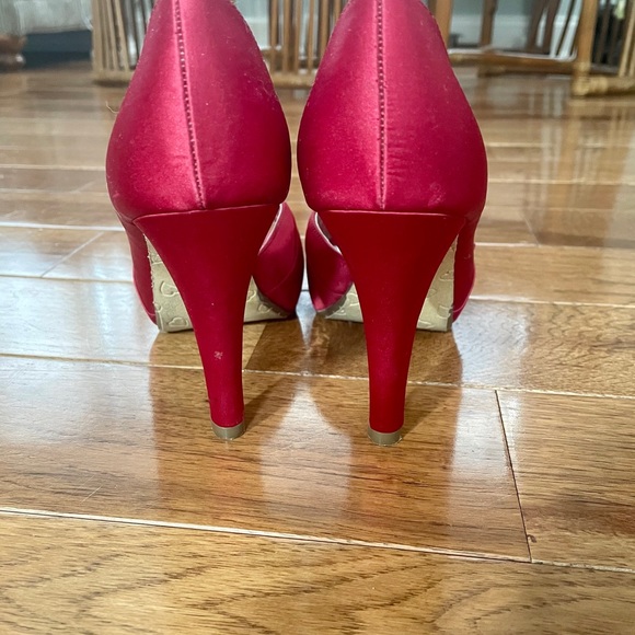 Michelangelo Peep Toe Platform High Heel with Bow - Picture 3 of 6